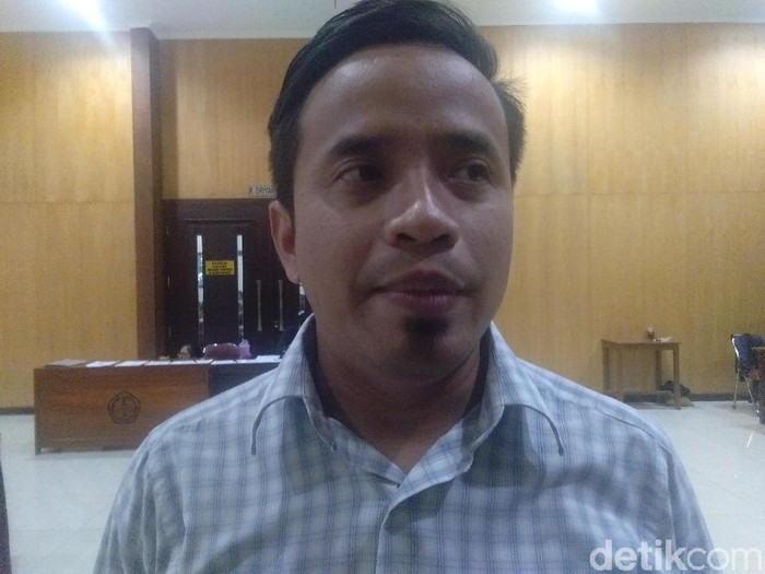 Peneliti Pukat UGM, Zaenur Rohman, Kamis (3/10/2019).