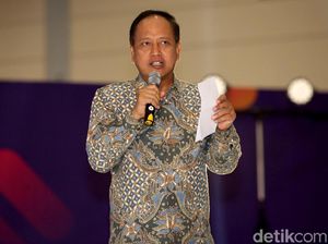 Cegah Mahasiswa Demo, Menristekdikti Minta Rektor Ajak Diskusi Mahasiswa