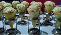 Melintasi Cinere Mall, mampirlah ke La Mia Pizza Cone yang punya pizza cone enak. Rasanya ada spaghetti bolognese, tuna melt, chicken blackpepper, sampai cheese potato. Foto: Instagram lamia.pizza.cone