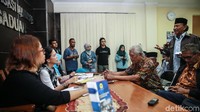 Bedjo juga berharap Komnas HAM merawat kuburan massal yang ditemukan YPKP65 tersebut. Selain itu, Ia juga meminta lokasi kuburan massal yang tidak layak untuk dipindahkan.