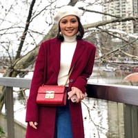 Rupanya ibu pengantin pria tak menyetujui hubungannya dengan sang putra. Hubungan ibu anak antara Irma dan Sufi pun renggang sejak Desember 2018 setelah Sufi memutuskan untuk bertunangan dengan Ain. Foto: Instagram @nuraaen