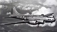 Pesawat pengebom Boeing B-17 tersebut pernah dikerahkan Angkatan Udara Amerika Serikat untuk melawan Jerman dan Jepang saat Perang Dunia II. (Foto: AP)