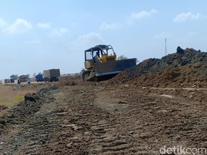 Proyek Pabrik Rusak Irigasi, 110 Ha Lahan Sawah di Brebes Kekeringan