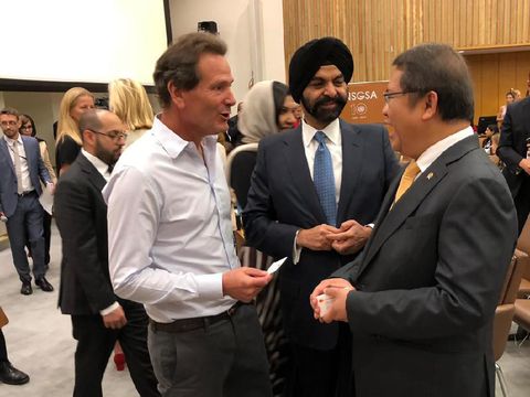 Rudiantara bersama CEO Mastercard Ajaypal Singh Banga dan CEO PayPal Daniel Schulman