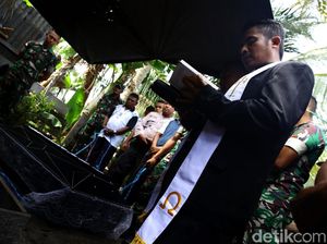 Potret Prosesi Pelepasan Jenazah di Pulau Miangas