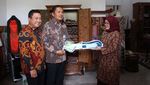Membatik Kekinian dengan Canting Elektrik