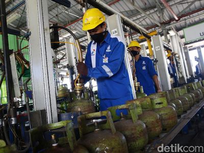 Biasa Pakai Elpiji 3 Kg? Nih Lihat Proses Pengisiannya
