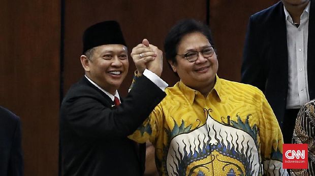 Bamsoet dan Airlangga sempat terlihat akrab saat pencalonan Ketua MPR.