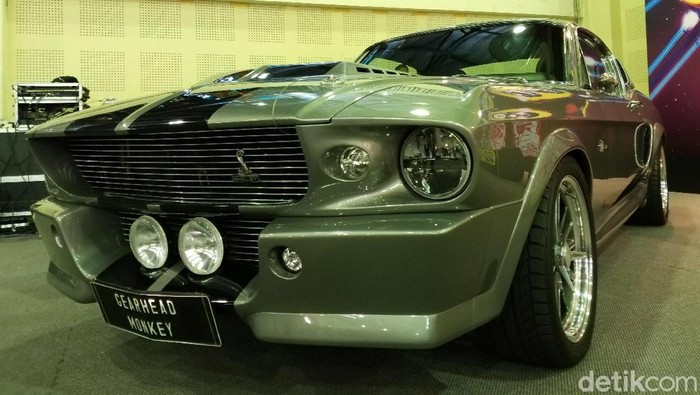 Pebalap Formula 2 Sean Gelael memiliki mobil favorit yang akan selalu digunakan saat ia pulang ke Indonesia. Mobil favorit pebalap Prema Racing itu adalah Ford Mustang Fastback keluaran 1967.