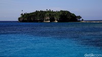 Pada masa perjuangan, seluruh penduduk Miangas ikut andil dalam melawan penjajah, khususnya Filipina. Untuk memata-matai musuh, leluhur Miangas membuat benteng pertahanan pertama di Tanjung Wora.