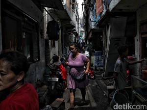 Polisi Sulit Pantau Penerapan PSBB DKI di Permukiman Padat Penduduk