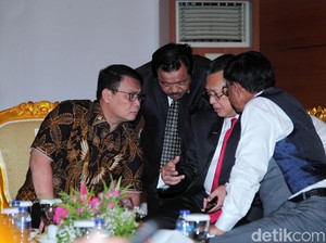 Bungkus-bungkus Dukungan Fraksi Ala Bamsoet Menuju Kursi Ketua MPR
