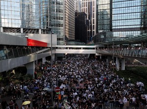 Demo Tak Kunjung Usai, Hong Kong Kini Jatuh Dalam Resesi