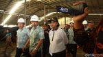 Gaya Sri Mulyani Blusukan Cek Tekstil Impor