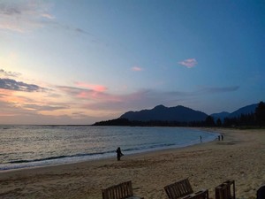 Dulu Kena Tsunami Aceh, Pantai Ini Jadi Tempat Nikmati Senja & Kopi