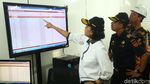 Gaya Sri Mulyani Blusukan Cek Tekstil Impor