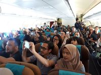Terbang Naik Garuda Sambil Dihibur Lagu-lagu Hits Kahitna