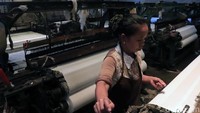 Semua pengusaha, harus membeli bahan baku dengan menggunak dolar. Sehingga, cost produksinya cukup tinggi.