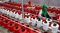 Untuk meningkatkan kesejahteraan ibu-ibu di Makassar dengan memanfaatkan bercocok tanam dengan teknik hidroponik ini Pertamina memberikan bantuan green house, sistem hidroponik, dan pelatihan teknis.
