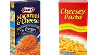 Jika dilihat dengan seksama, Macaroni & Cheese kemasan di Amerika benar-benar memiliki daftar BTP yang sangat panjang. Berbeda dengan produk di Inggris yang memakai BTP dengan minim. Foto: Instagram thefoodbabe