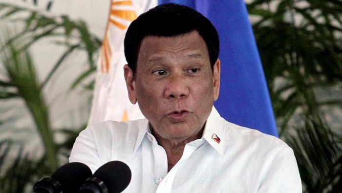 Rodrigo Duterte FILE PHOTO: President Rodrigo Duterte speaks after his arrival, from a visit in Israel and Jordan at Davao International airport in Davao City in southern Philippines, September 8, 2018. REUTERS/Lean Daval Jr./File Photo