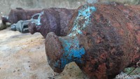 Meriam ini jadi simbol penjaga Miangas. Warga percaya bahwa arwah leluhur masih tinggal di Tempat Keramat dan menjaga mereka dari ancaman luar pulau. (Bonauli/detikcom)