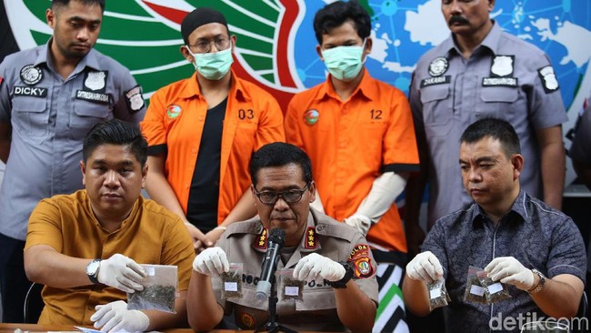 Pengakuan Rifat Umar soal Ganja dan Sekamar dengan Perempuan di Kos