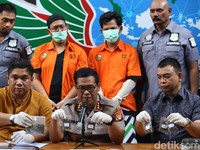 Pengakuan Rifat Umar soal Ganja dan Sekamar dengan Perempuan di Kos