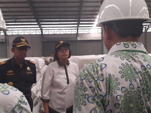 Sri Mulyani Ungkap Modus Importir Nakal Bawa Masuk Tekstil Ilegal