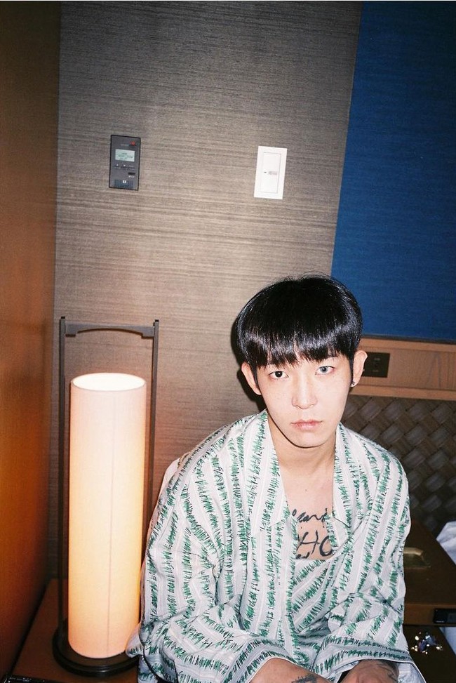 Ada banyak masalah internal karena itu bisnis yang menyangkut banyak orang bekerja bersama-sama. Pertama, saya tidak cocok dengan gaya hidup di grup. Saat itu saya menderita secara mental, ungkap Nam Taehyun saat wawancara dengan Ilgan Sports Foto: Instagram