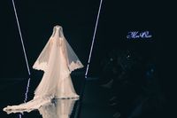 Tren Baju Pengantin 2020, Gaun a la Princess dan Sneakers