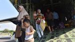 Momen Korban Konflik Wamena Tiba di Kampung Halaman