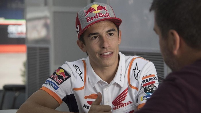 BANGKOK, THAILAND - OCTOBER 03: Marc Marquez of Spain and Repsol Honda Team  speaks with journalists in hospitality during the MotoGP of Thailand - Press Conference on October 03, 2019 in Bangkok, Thailand. (Photo by Mirco Lazzari gp/Getty Images)