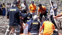 Sebelumnya, kerangka tersebut ditemukan oleh seorang warga bernama Mujiyo (54) pada Sabtu (29/9) saat tengah mencangkul.