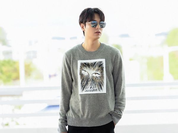 Terbang ke Bali, Lee Min Ho Pakai Baju Serba Dior Rp 127 Jutaan