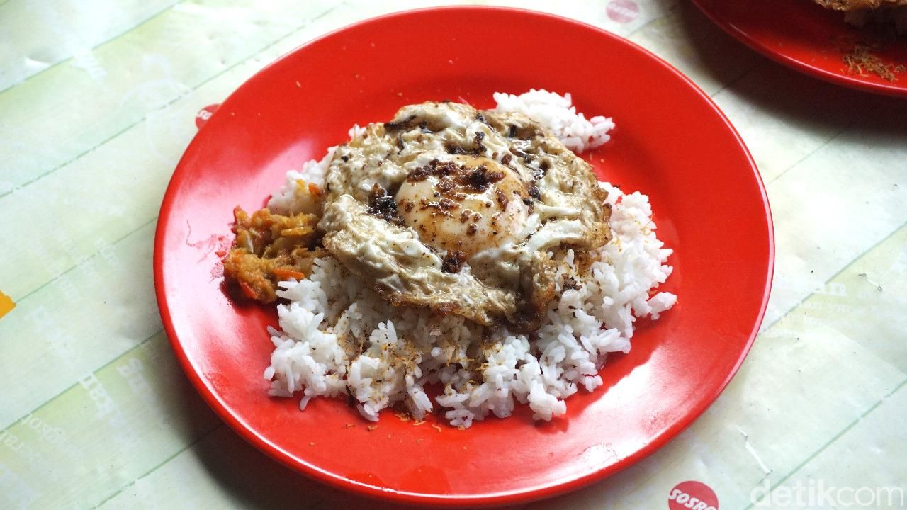 Nasi Telor Sentsoa