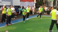 Tim dari Kemenkeu diisi oleh Menteri Keuangan Sri Mulyani Indrawati, Sekretaris Jenderal Kemenkeu Hadiyanto, Dirut PT Bank Negara Indonesia (BNI) Baiquni, Anggota Otoritas Jasa Keuangan (OJK) dan beberapa jajaran Kemenkeu yang lain.
