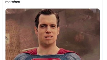 Dalam 22 pertandingan, MU hanya mencatat 5 kemenangan. Superman pun heran. Foto: Twitter