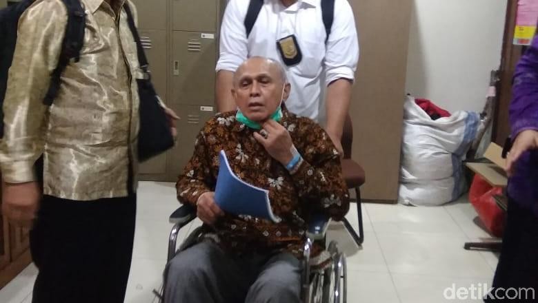Jaksa Bantarkan Penahanan Kivlan Zen untuk Berobat di RSPAD Jaksa Bantarkan Penahanan Kivlan Zen untuk Berobat di RSPAD
