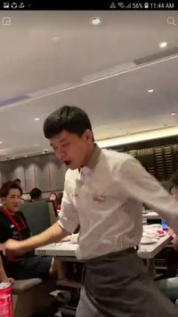 Intip Serunya Pegawai Resto Nari Blackpink Saat Sajikan Hotpot