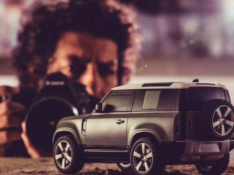Super Kreatif! Ketika Diorama Berpadu dengan Efek Photoshop