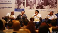 (kiri-kanan) Tenaga Ahli Kantor Staff Kepresidenan Ali Mochtar Ngabalin, Guru Besar Ilmu Hukum Universitas Padjajaran Romli Atmasasmita, Anggota DPR Fraksi PKS Nasir Jamil dan Ketua Umum Peradi Luhut Pangaribuan menjadi pembicara dalam diskusi tersebut.