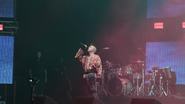 Rich Brian Rilis Lagu-lagu Selama Karantina di 1999