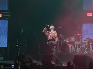 Manggung di Kampung Halaman, Rich Brian Dapat Sambutan Meriah