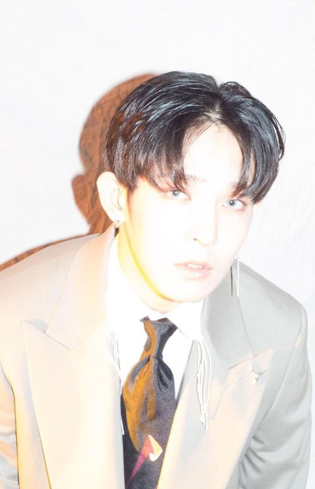 Penyanyi kelahiran 1992 ini pernah jadi kontroversi karena skandal perselingkuhannya dengan sejumlah wanita yang menghebohkan publik Korea. Perselingkuhannya ini dibongkar oleh kekasihnya sendiri, Jang Jane. Artis cantik ini tak terima karena cintanya dikhianati dan menyebarkan pesan Nam Taehyun untuk wanita lain. Foto: Instagram