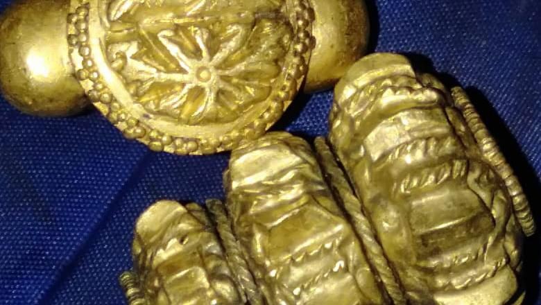 Warga saat berburu harta karun sisa Kerajaan Sriwijaya Warga saat berburu harta karun sisa Kerajaan Sriwijaya