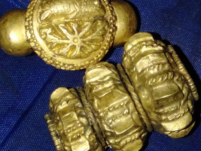 Berburu Harta Karun Sriwijaya Usai Karhutla, Warga Dapat Emas Puluhan Juta Berburu Harta Karun Sriwijaya Usai Karhutla, Warga Dapat Emas Puluhan Juta