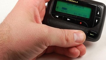 Sebelum ada pesan WhatsApp ataupun SMS, dulu komunikasi menggunakan pager.  Foto: internet  