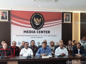 Wiranto Minta Pemda Sosialisasi agar Korban Gempa Ambon Kembali ke Rumah