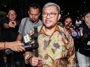 Diperiksa KPK, Aher Mengaku Ditanya Soal Peran Dedi Mizwar